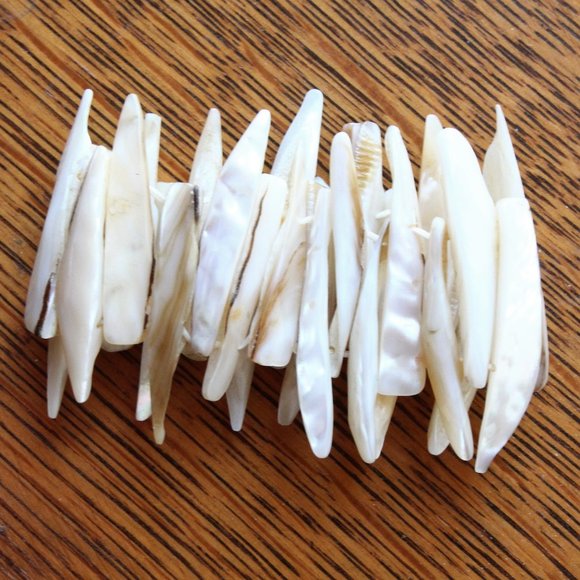 "Shark Bite" Stretch Bracelet XS-S Mother of Pearl Abalone Shell Natural White - Picture 4 of 6